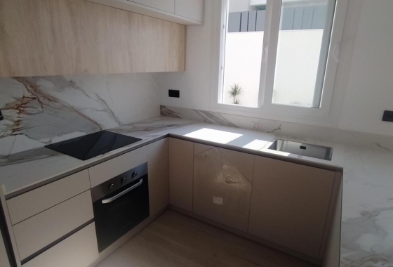 Herverkoop - Villa - Torrevieja - aguas nuevas