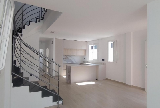 Herverkoop - Villa - Torrevieja - aguas nuevas