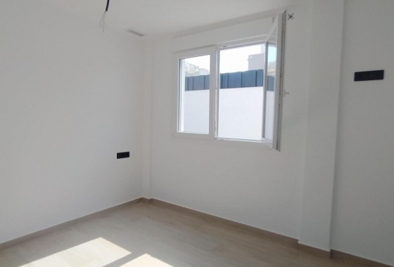 Herverkoop - Villa - Torrevieja - aguas nuevas