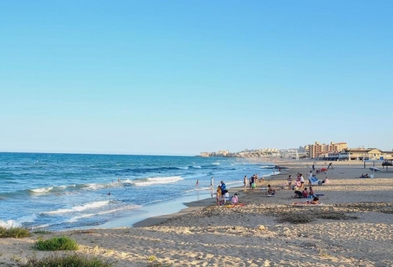 Resale - Apartment / flat - Torrevieja - La Mata