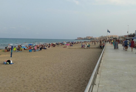 Resale - Apartment / flat - Torrevieja - La Mata