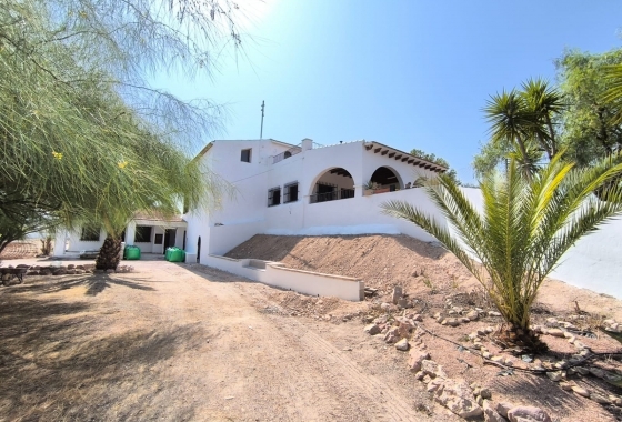 Wiederverkauf - Villa - Novelda - Inland