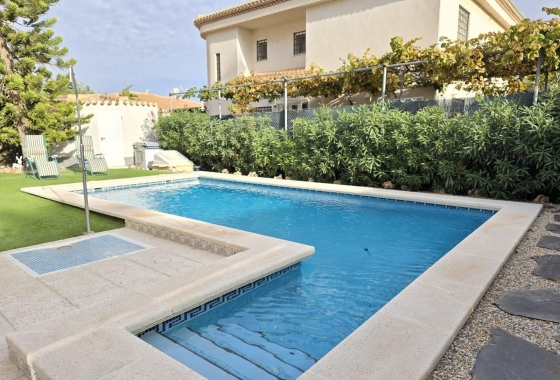 Herverkoop - Villa - Orihuela Costa - Playa Flamenca