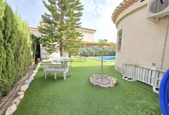 Herverkoop - Villa - Orihuela Costa - Playa Flamenca