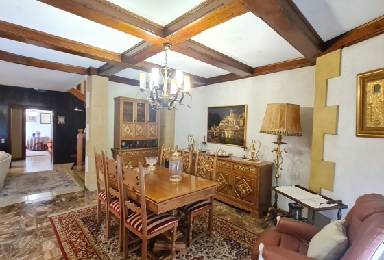 Herverkoop - Herenhuis - Elda - Inland