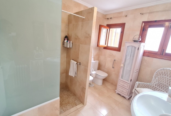 Herverkoop - Herenhuis - Elda - Inland