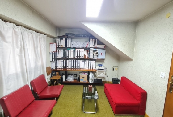 Herverkoop - Herenhuis - Elda - Inland