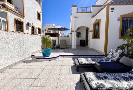 Resale - Townhouse - San Miguel de Salinas - Inland