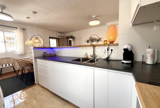 Resale - Townhouse - San Miguel de Salinas - Inland