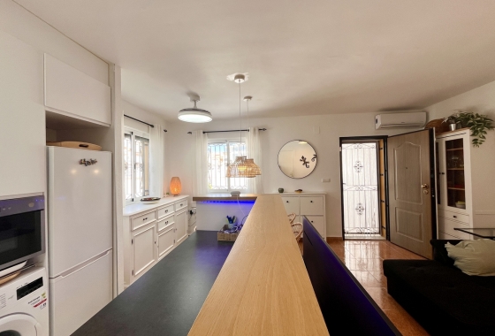 Resale - Townhouse - San Miguel de Salinas - Inland