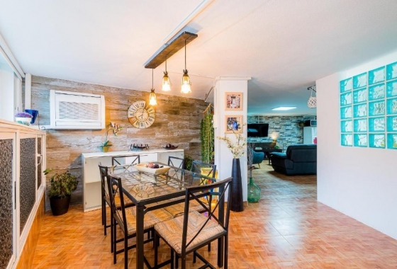 Herverkoop - Herenhuis - Torrevieja - Acequion