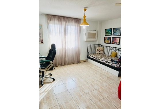 Herverkoop - Herenhuis - Torrevieja - Acequion