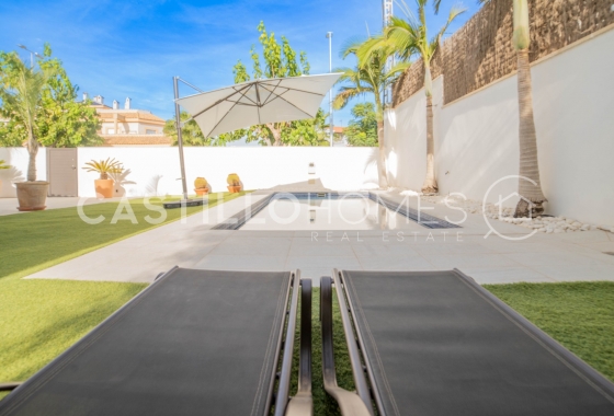 Resale - Villa - Pilar de la Horadada - Torre De La Horadada