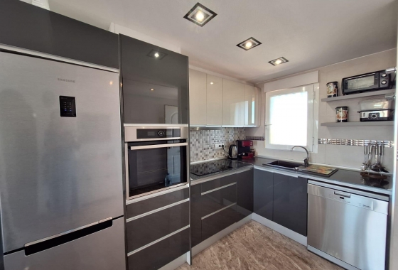 Wiederverkauf - Wohnung - Orihuela Costa - La Zenia