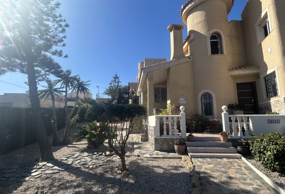 Resale - Villa - Cabo de Palos - Cala Flores