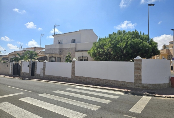 Herverkoop - Chalet - Torrevieja - Torre La Mata