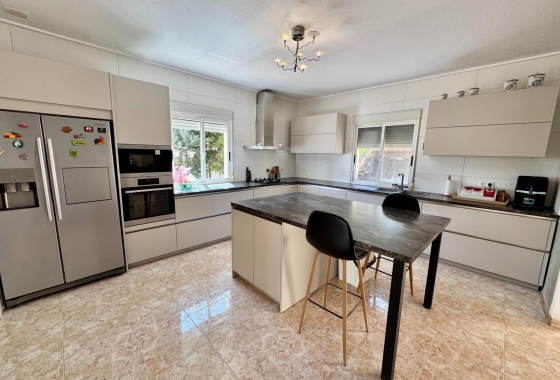 Resale - Villa - Dolores - Cmno. Escorredor