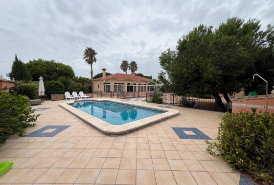 Resale - Villa - Dolores - Cmno. Escorredor