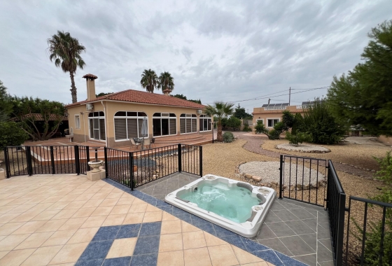 Resale - Villa - Dolores - Cmno. Escorredor