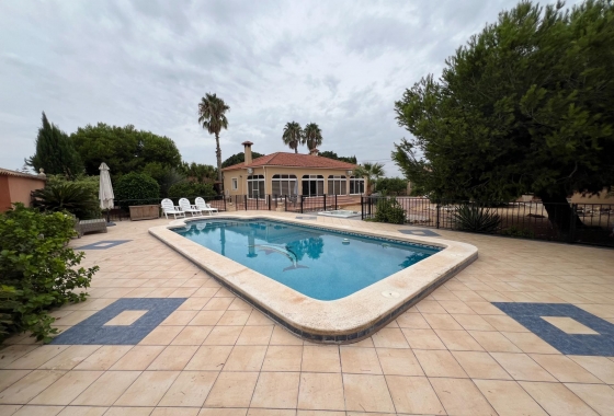 Resale - Villa - Dolores - Cmno. Escorredor