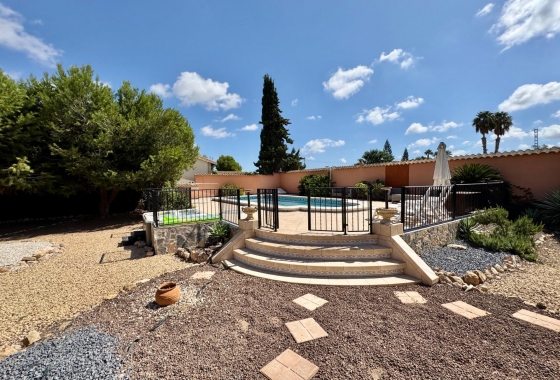 Resale - Villa - Dolores - Cmno. Escorredor