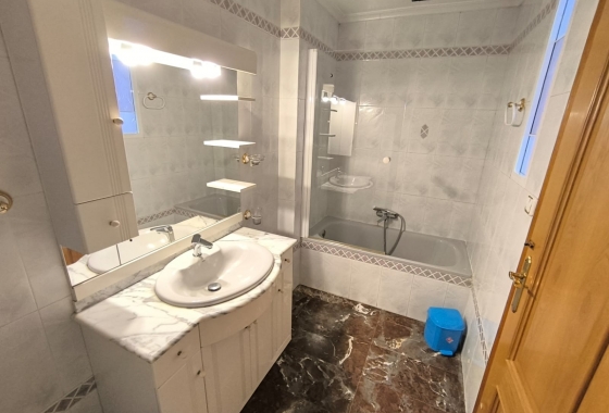 Herverkoop - Herenhuis - Sax - Inland