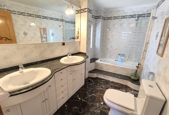 Herverkoop - Herenhuis - Sax - Inland