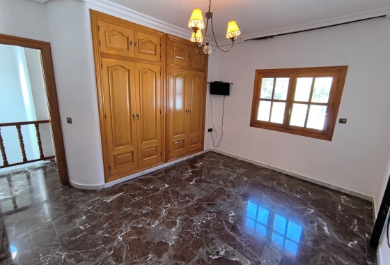 Herverkoop - Herenhuis - Sax - Inland