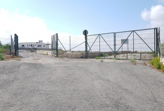 Herverkoop - Finca - Los Montesinos