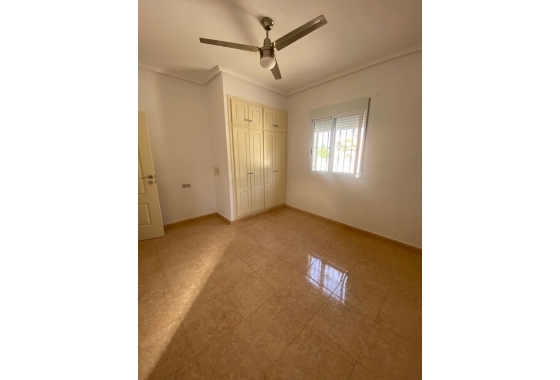 Resale - Villa - Catral - Costa Blanca