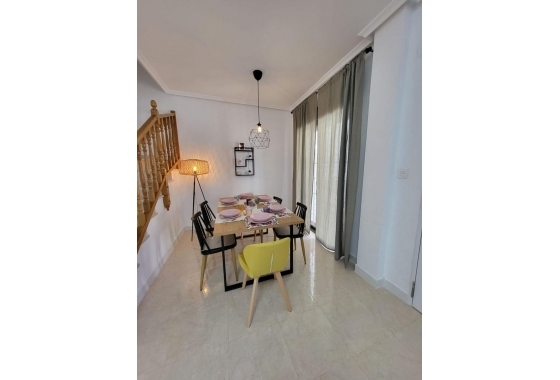 Resale - Townhouse - San Miguel de Salinas - Ciudad De Las Comunicaciones