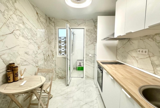 Herverkoop - Appartement / flat - Torrevieja - Playa del Cura