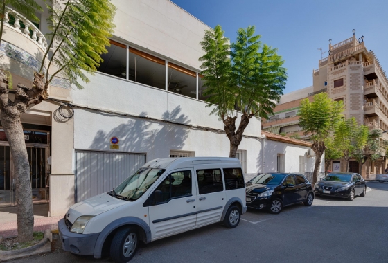 Herverkoop - Herenhuis - Torrevieja - Centro