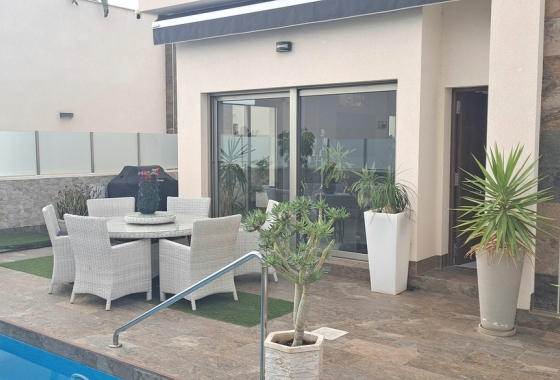 Wiederverkauf - Villa - Orihuela Costa - Costa Blanca