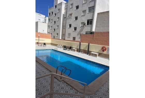 Herverkoop - Appartement / flat - Torrevieja - Playa del Cura