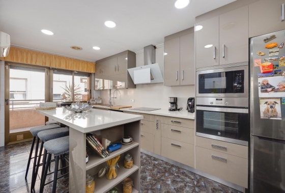 Wiederverkauf - Wohnung - Torrevieja - Centro