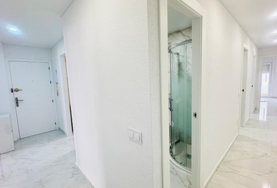 Wiederverkauf - Wohnung - Torrevieja - Playa del Cura