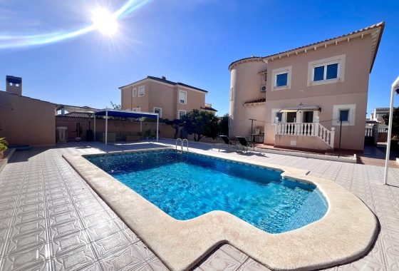 Herverkoop - Villa - La Zenia - Costa Blanca