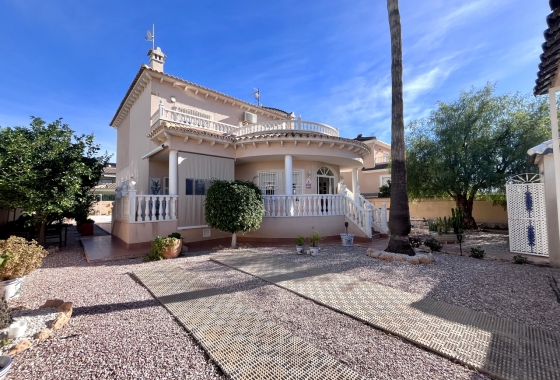 Herverkoop - Villa - La Zenia - Costa Blanca