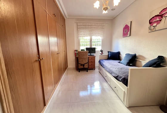 Herverkoop - Villa - La Zenia - Costa Blanca