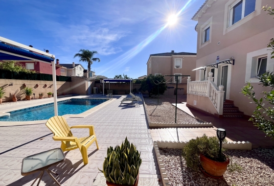 Herverkoop - Villa - La Zenia - Costa Blanca