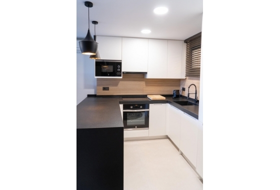 Resale - Apartment / flat - Torrevieja - La Veleta
