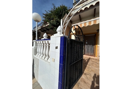 Resale - Townhouse - Orihuela Costa - Punta Prima