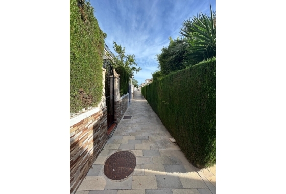 Resale - Townhouse - Orihuela Costa - Punta Prima