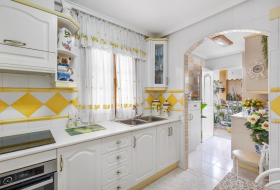 Herverkoop - Herenhuis - Torrevieja - Los Frutales