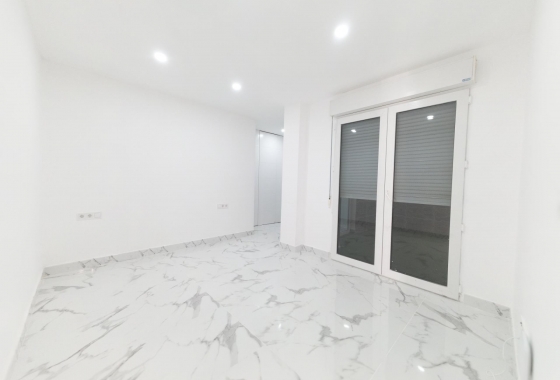 Herverkoop - Appartement / flat - Torrevieja - Playa De Los Naufragos