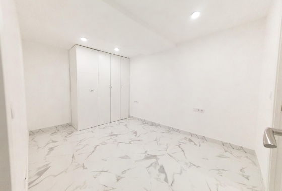 Herverkoop - Appartement / flat - Torrevieja - Playa De Los Naufragos