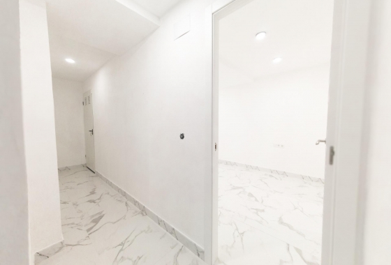 Herverkoop - Appartement / flat - Torrevieja - Playa De Los Naufragos