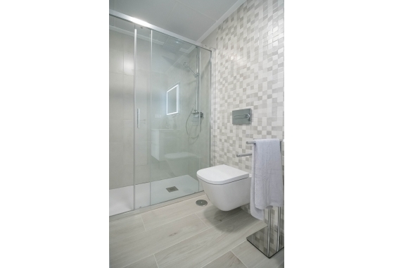 Neue Gebäude - terraced - Jerónimo y Avileses