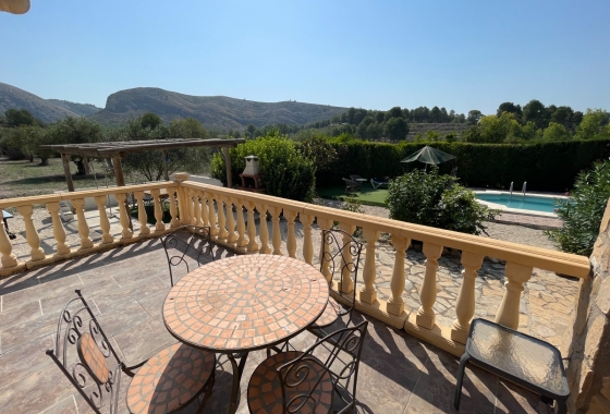 Herverkoop - Villa - Millena - Inland